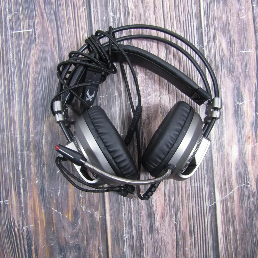 Xiberia V10 Silver 3.5mm Wired Gaming Headset Stereo Mic Over Ear PC‎ Headphones